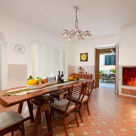 Casa Sorrento, Immerso Nel Verde A Pochi Passi Dal Centro Luaran gambar