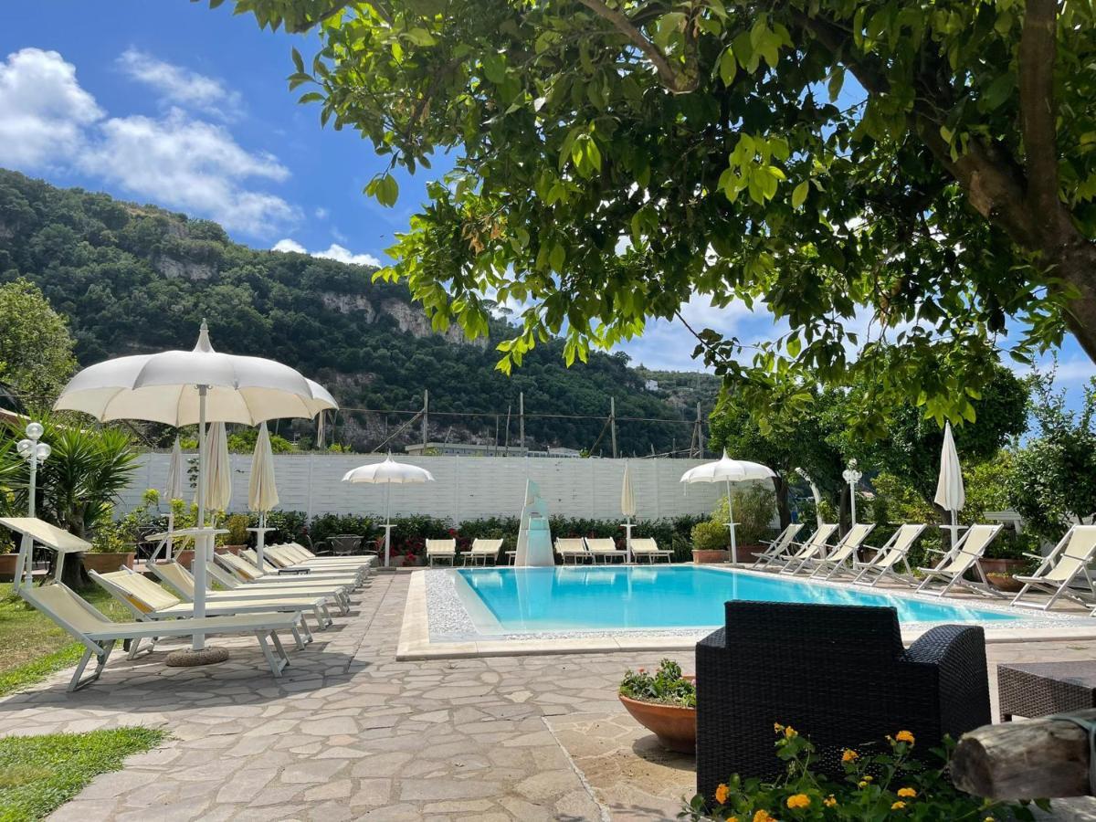 Casa Sorrento, Immerso Nel Verde A Pochi Passi Dal Centro Luaran gambar