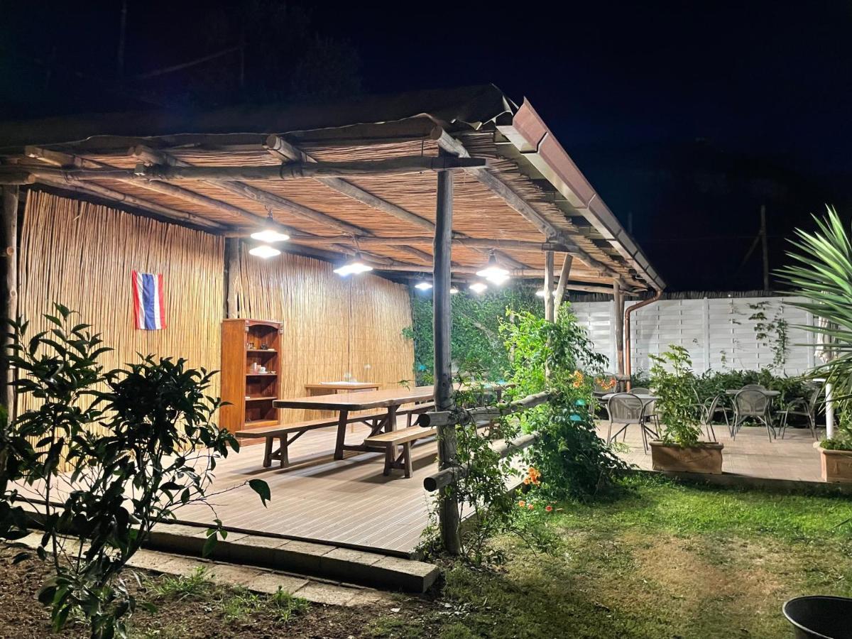 Casa Sorrento, Immerso Nel Verde A Pochi Passi Dal Centro Luaran gambar