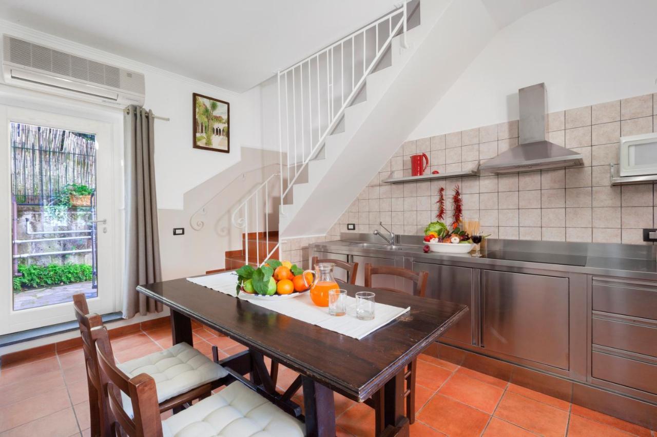 Casa Sorrento, Immerso Nel Verde A Pochi Passi Dal Centro Luaran gambar