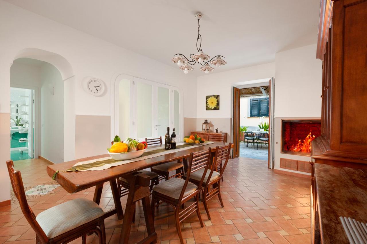 Casa Sorrento, Immerso Nel Verde A Pochi Passi Dal Centro Luaran gambar